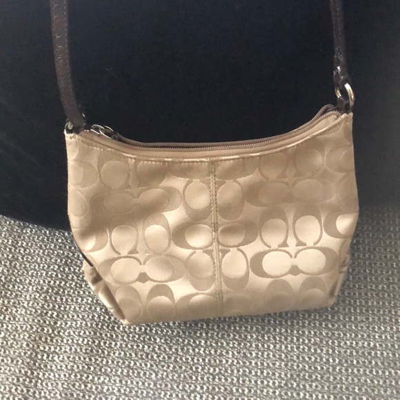 Like New Coach Tan Brown Purse. - Picture 2 of 5